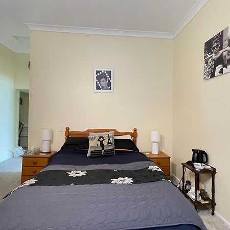 Hotel Victoria House à Geraldine Extérieur photo